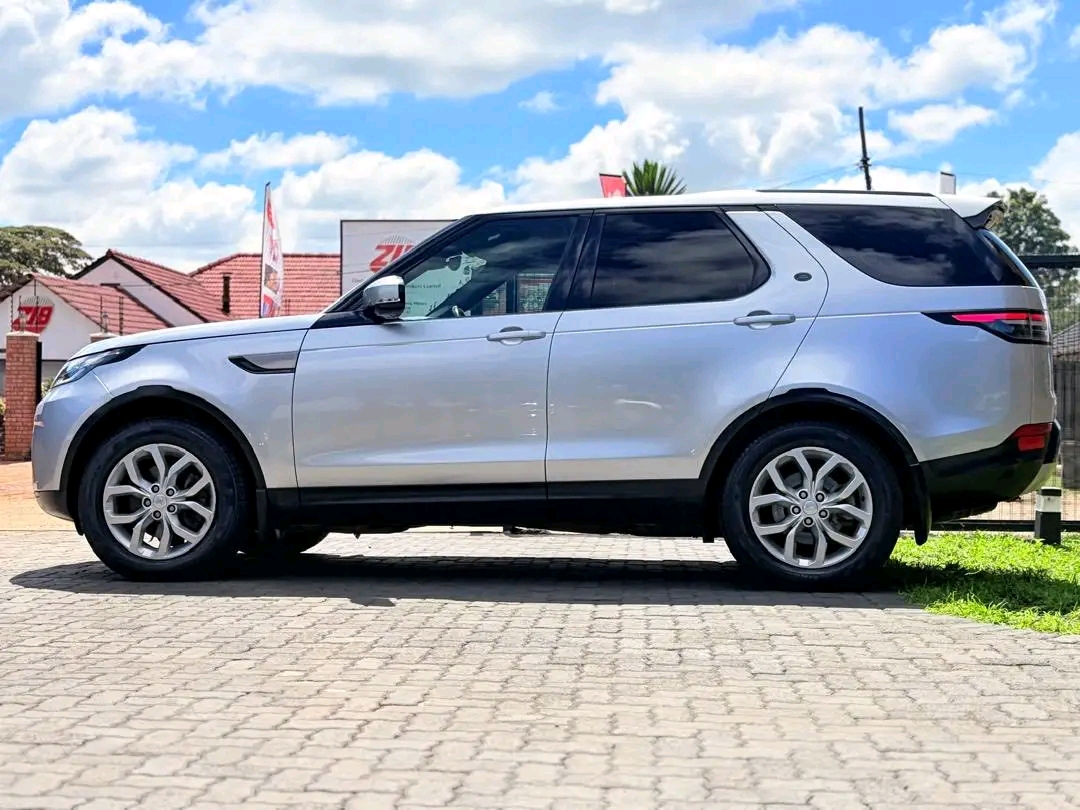 Used 2018 Land Rover Discovery HSE Td6