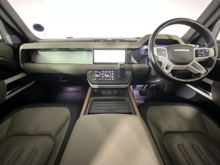 Used 2021 Land Rover Defender 110 D300 X-Dynamic SE - WeBuyCars Midstream