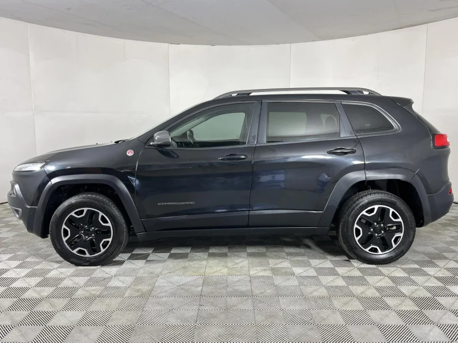 Used 2019 Jeep Cherokee 3.2L 4x4 Trailhawk - WeBuyCars Montana