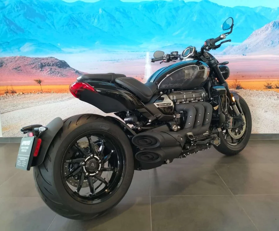 Triumph Rocket 3 Storm R - Triumph Centurion