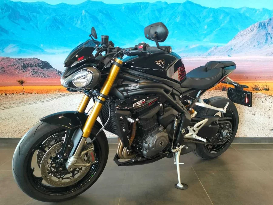 Triumph Speed Triple 1200 RS - Triumph Centurion Triumph Speed Triple 1200 RS - Triumph Centurion