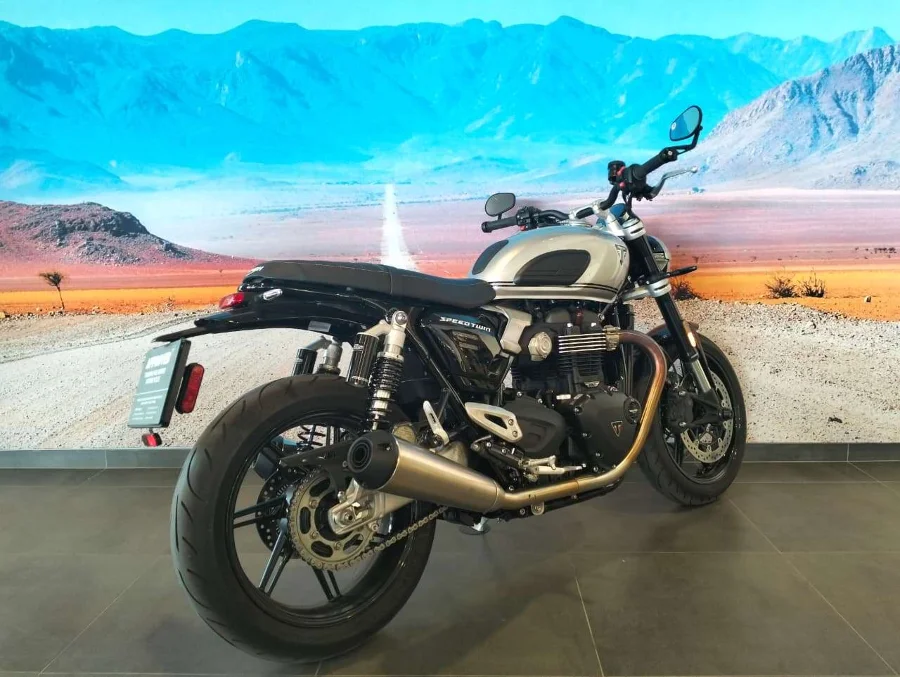 Triumph Speed Twin 1200 - Triumph Centurion