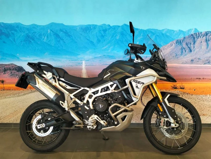 Triumph Tiger 900 Rally Pro - Triumph Centurion Triumph Tiger 900 Rally Pro - Triumph Centurion