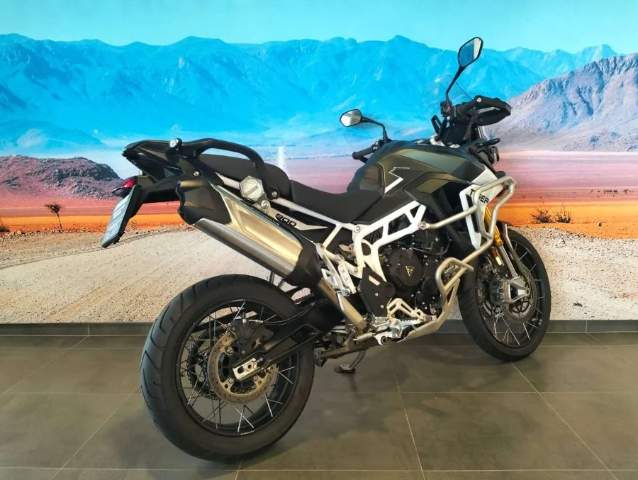 Triumph Tiger 900 Rally Pro - Triumph Centurion Triumph Tiger 900 Rally Pro - Triumph Centurion