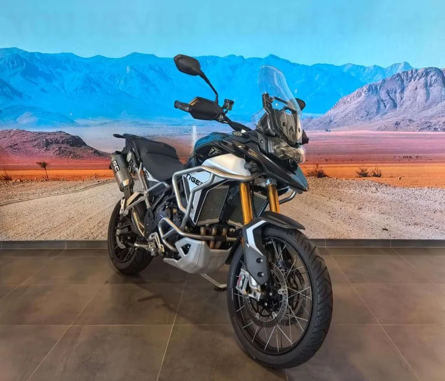Triumph Tiger 900 Rally Pro - Triumph Centurion Triumph Tiger 900 Rally Pro - Triumph Centurion