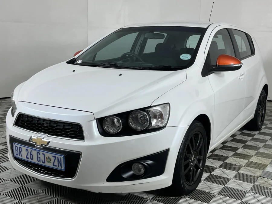 Used 2015 Chevrolet Sonic hatch 1.6 LS Black&White Edition - WeBuyCars The Dome Used 2015 Chevrolet Sonic hatch 1.6 LS Black&White Edition - WeBuyCars The Dome