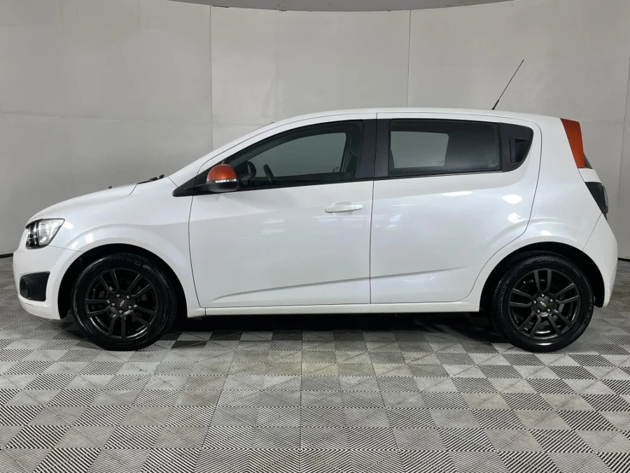Used 2015 Chevrolet Sonic hatch 1.6 LS Black&White Edition - WeBuyCars The Dome Used 2015 Chevrolet Sonic hatch 1.6 LS Black&White Edition - WeBuyCars The Dome