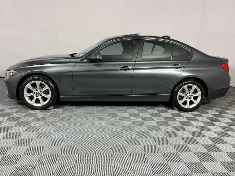 Used 2013 BMW 3 Series 320i sports-auto - WeBuyCars Lansdowne Used 2013 BMW 3 Series 320i sports-auto - WeBuyCars Lansdowne