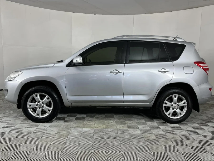 Used 2012 Toyota RAV4 2.0 VX auto - WeBuyCars The Dome