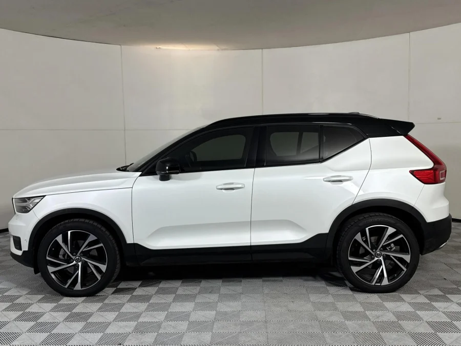 Used 2019 Volvo XC40 T5 AWD R-Design - WeBuyCars Midstream