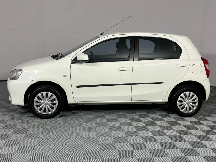 Used 2013 Toyota Etios hatch 1.5 Sprint - WeBuyCars Brackenfell Cape Town Used 2013 Toyota Etios hatch 1.5 Sprint - WeBuyCars Brackenfell Cape Town