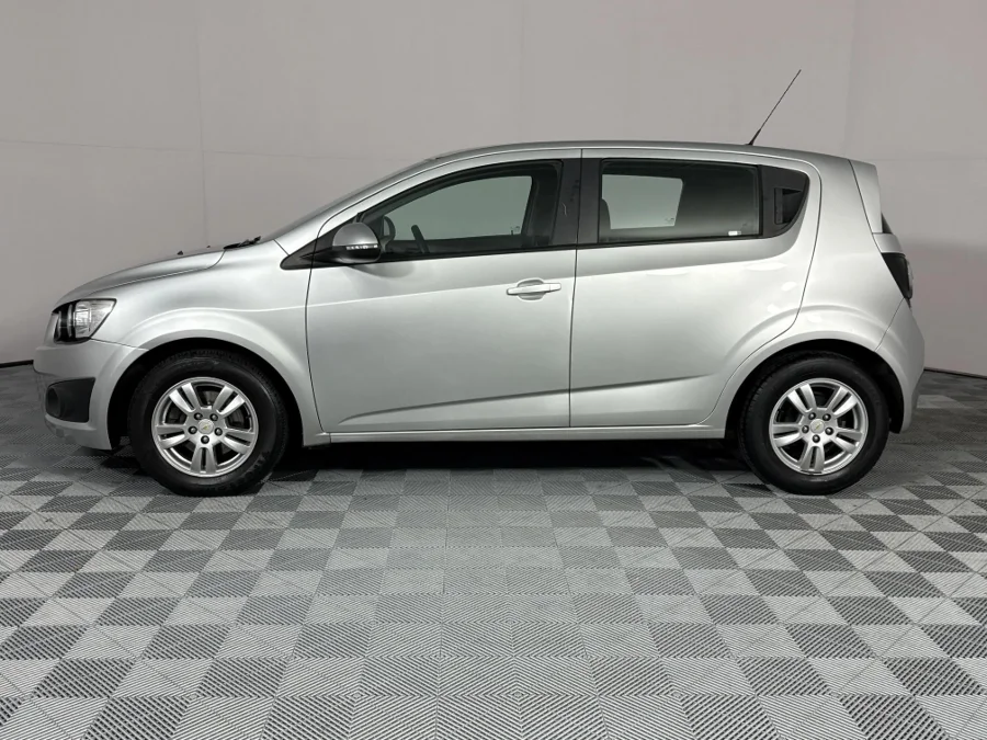 Used 2013 Chevrolet Sonic hatch 1.6 LS Black&White Edition - WeBuyCars Brackenfell Cape Town