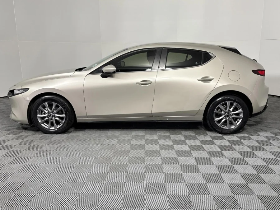 Used 2022 Mazda Mazda3 hatch 1.5 Active - WeBuyCars Montana Used 2022 Mazda Mazda3 hatch 1.5 Active - WeBuyCars Montana
