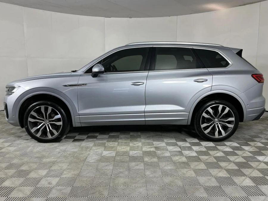 Used 2020 Volkswagen Touareg V6 TDI Executive R-Line - WeBuyCars The Dome