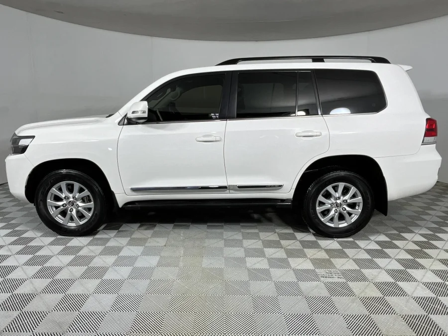 Used 2020 Toyota Land Cruiser 200 4.5D-4D V8 VX-R - WeBuyCars Silverlakes