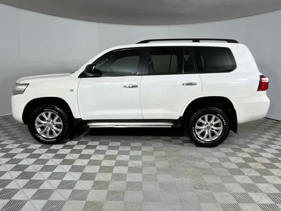 Used 2017 Toyota Land Cruiser 200 4.5D-4D V8 GX-R - WeBuyCars Silverlakes