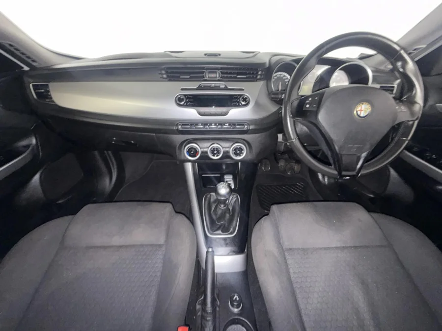 Used 2013 Alfa Romeo Giulietta 1.4TBi Distinctive - WeBuyCars Durban Used 2013 Alfa Romeo Giulietta 1.4TBi Distinctive - WeBuyCars Durban