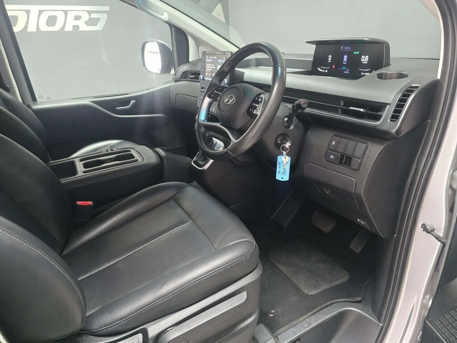 Used 2023 Hyundai Staria 2.2D Executive 9-seater - WP Motors