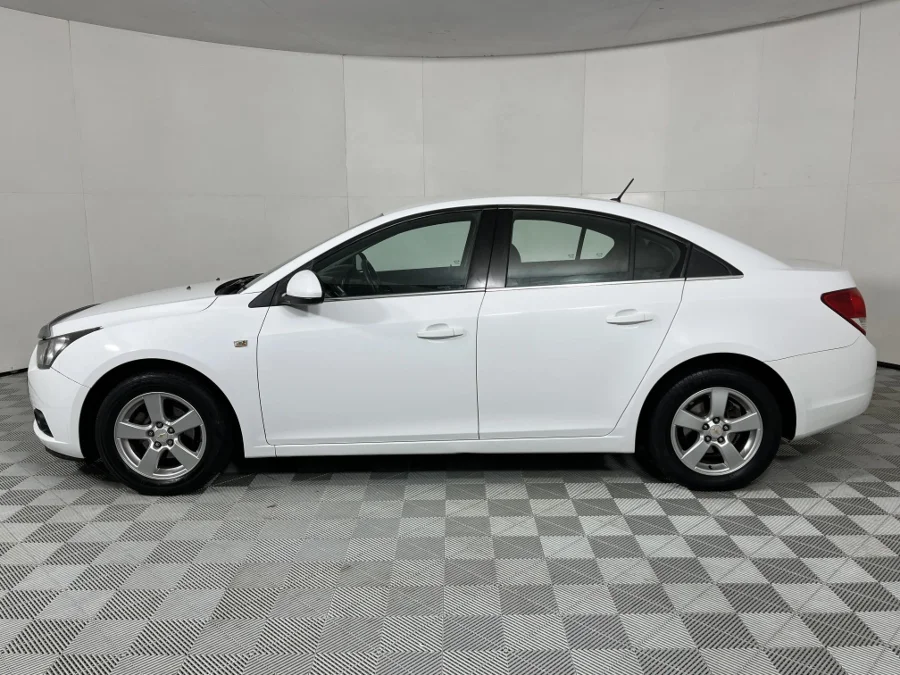 Used 2011 Chevrolet Cruze sedan 1.8 LS - WeBuyCars Gqeberha