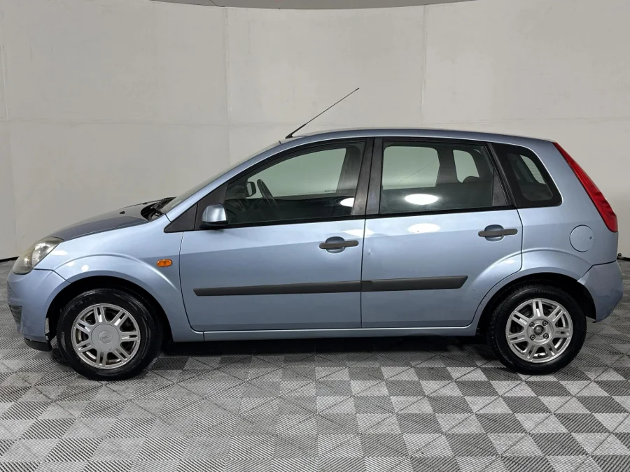 Used 2007 Ford Fiesta 1.6i 5-door Ambiente auto - WeBuyCars The Dome Used 2007 Ford Fiesta 1.6i 5-door Ambiente auto - WeBuyCars The Dome