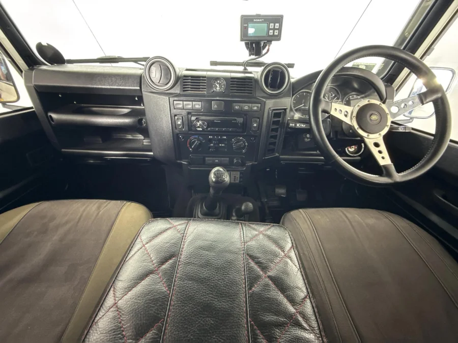 Used 2010 Land Rover Defender 110 TD multi-purpose - WeBuyCars Lansdowne Used 2010 Land Rover Defender 110 TD multi-purpose - WeBuyCars Lansdowne