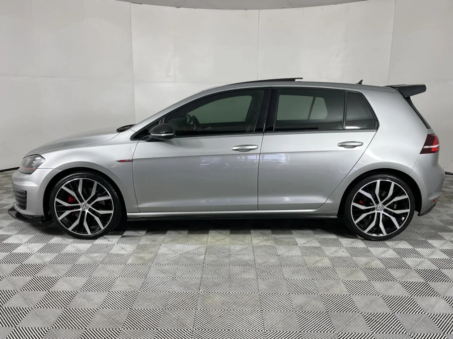 Used 2017 Volkswagen Golf GTI auto - WeBuyCars The Dome