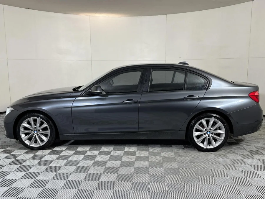 Used 2015 BMW 3 Series 320i sports-auto - WeBuyCars Midstream Used 2015 BMW 3 Series 320i sports-auto - WeBuyCars Midstream