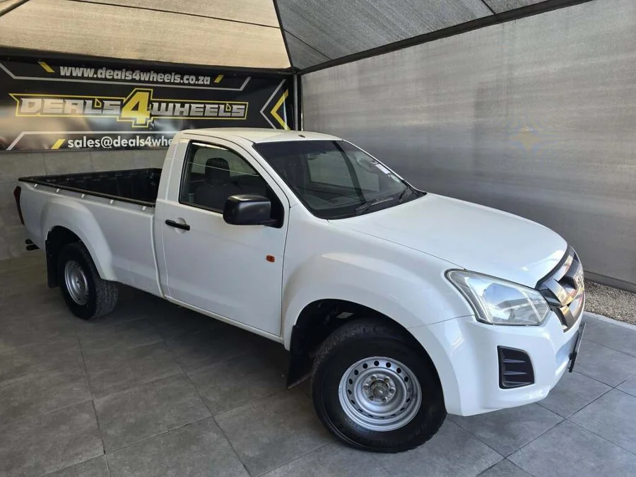 Used 2022 Isuzu D-Max 250C Fleetside chassis cab - Deals 4 Wheels Used 2022 Isuzu D-Max 250C Fleetside chassis cab - Deals 4 Wheels