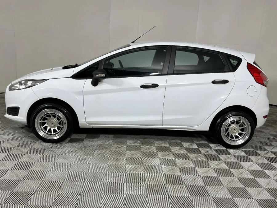Used 2015 Ford Fiesta 5-door 1.4 Ambiente - WeBuyCars The Dome Used 2015 Ford Fiesta 5-door 1.4 Ambiente - WeBuyCars The Dome