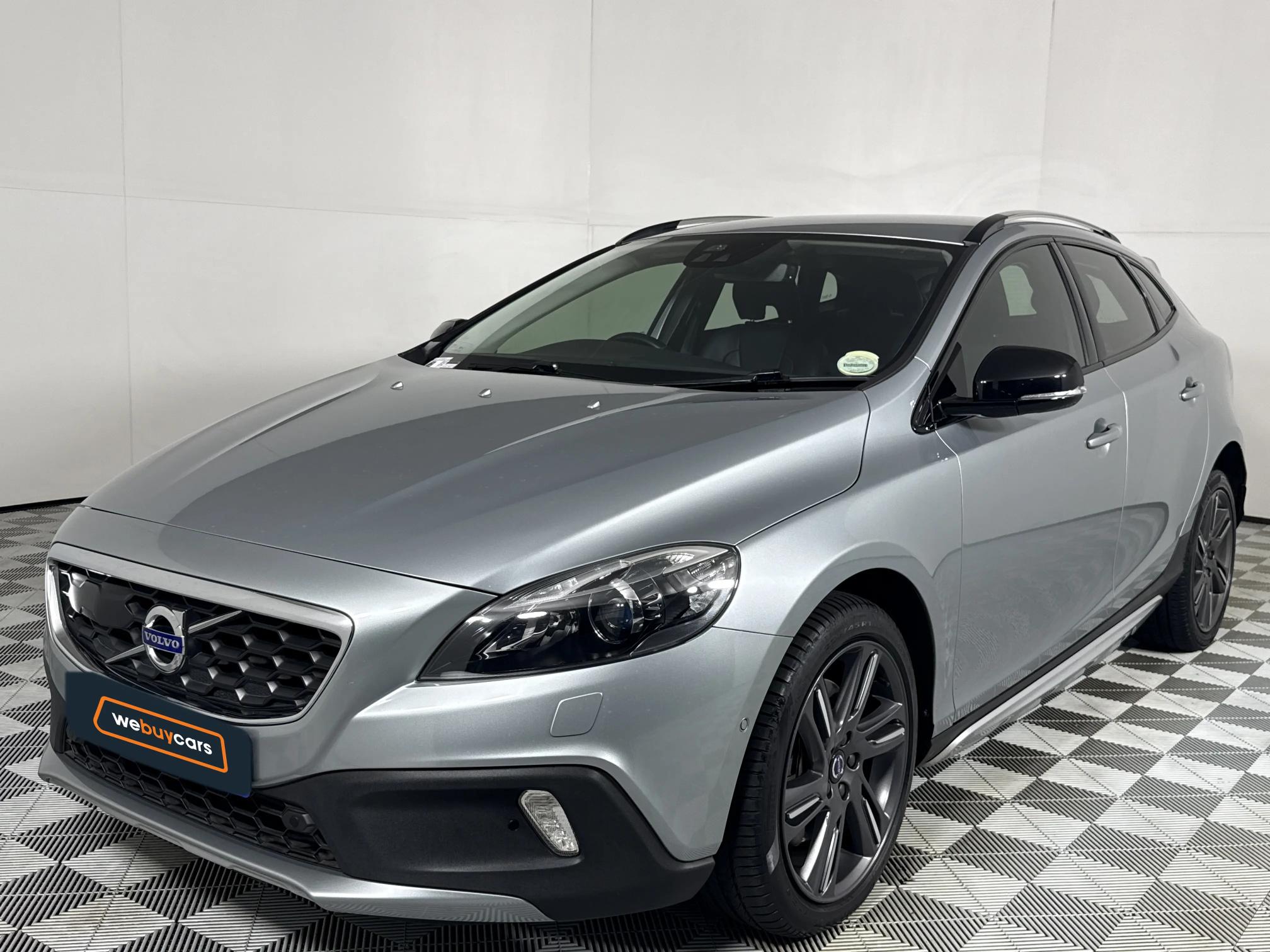 Used 2016 Volvo V40 Cross Country D4 Inscription