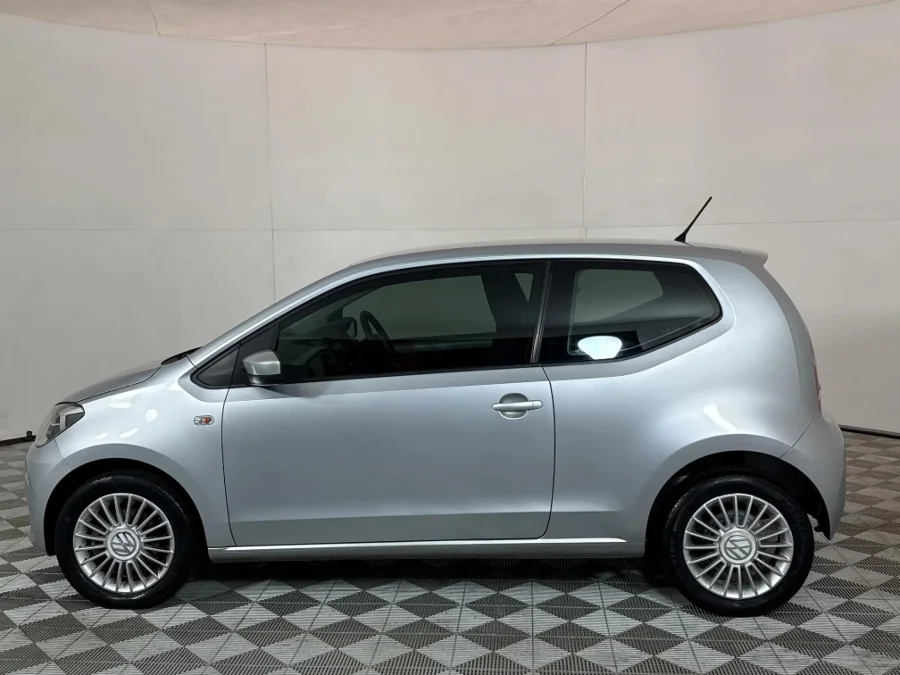 Used 2015 Volkswagen up! club up! 3-door 1.0 - WeBuyCars JHB South