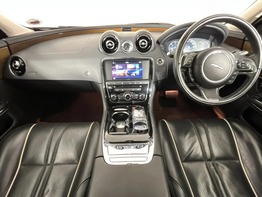 Used 2017 Jaguar XJ 3.0D Luxury - WeBuyCars The Dome Used 2017 Jaguar XJ 3.0D Luxury - WeBuyCars The Dome