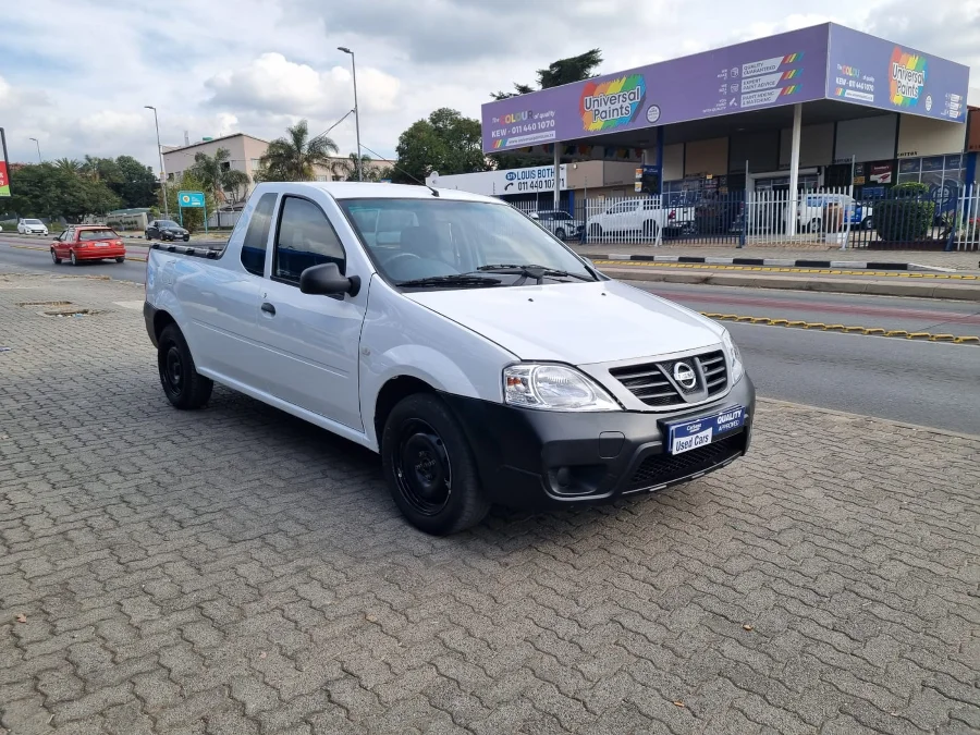 Used 2023 Nissan NP200 1.6i Stealth - Carbase Auto Used 2023 Nissan NP200 1.6i Stealth - Carbase Auto