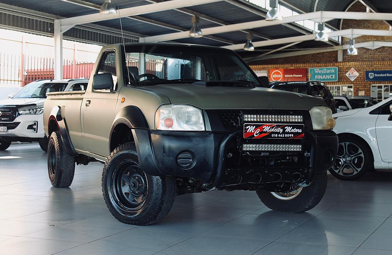 Used 2010 Nissan NP300 Hardbody 2.5TDi 4x4 mid