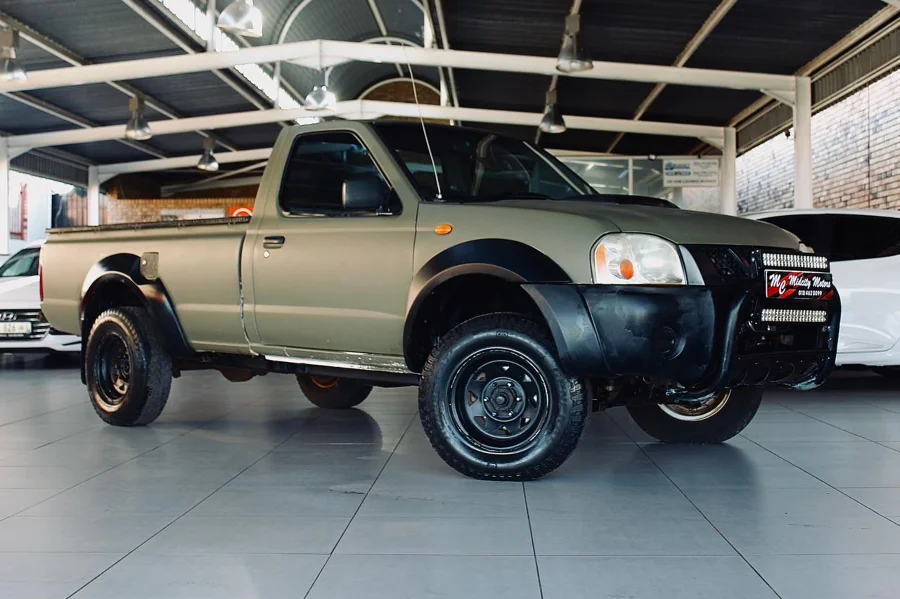 Used 2010 Nissan NP300 Hardbody 2.5TDi 4x4 mid - Midcity Motors Klerksdorp Used 2010 Nissan NP300 Hardbody 2.5TDi 4x4 mid - Midcity Motors Klerksdorp