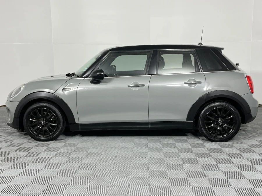 Used 2016 MINI Hatch Cooper Hatch 5-door Seven 7 - WeBuyCars Montana Used 2016 MINI Hatch Cooper Hatch 5-door Seven 7 - WeBuyCars Montana