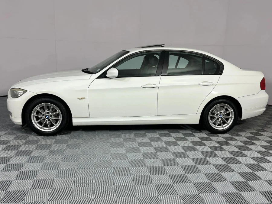 Used 2010 BMW 3 Series 320i Start auto - WeBuyCars Brackenfell Cape Town Used 2010 BMW 3 Series 320i Start auto - WeBuyCars Brackenfell Cape Town
