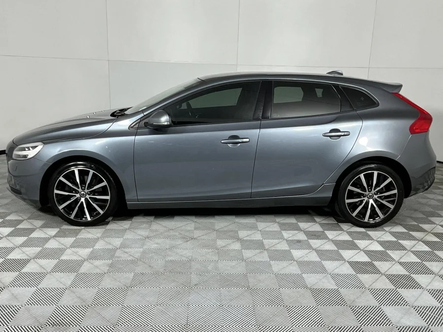 Used 2019 Volvo V40 D3 Momentum - WeBuycars East London