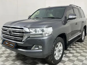 Used 2017 Toyota Land Cruiser 200 4.5D-4D V8 VX Used 2017 Toyota Land Cruiser 200 4.5D-4D V8 VX