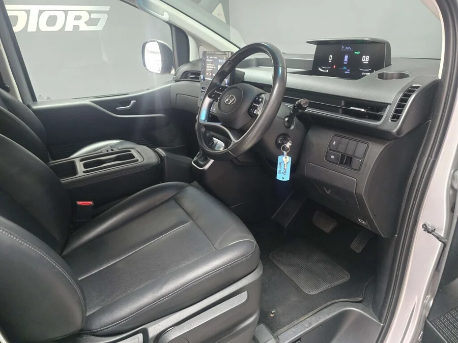 Used 2023 Hyundai Staria 2.2D Executive 9-seater - WP Motors