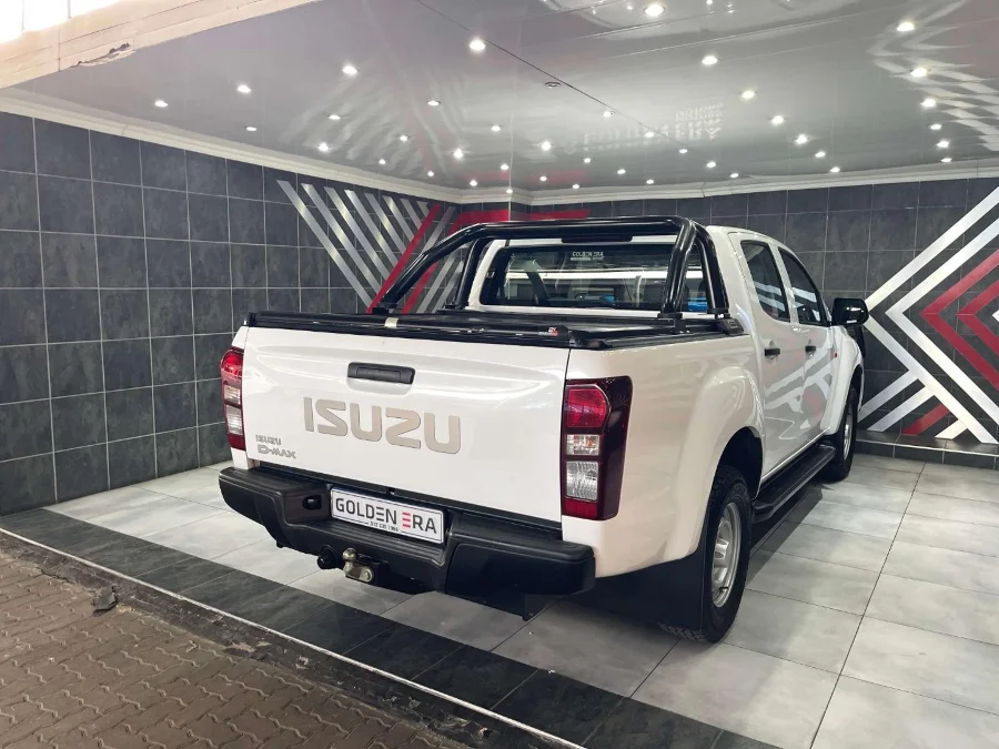 Used 2022 Isuzu D-Max Gen 6 250 double cab Hi-Ride manual - Golden Era Motors Johan Heyns Dr Used 2022 Isuzu D-Max Gen 6 250 double cab Hi-Ride manual - Golden Era Motors Johan Heyns Dr