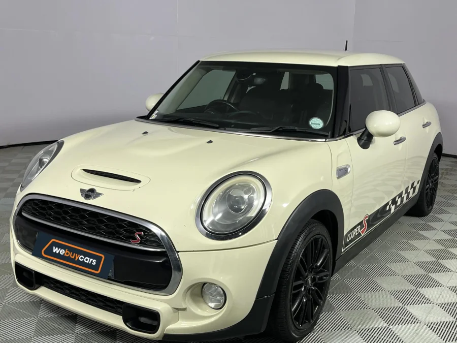Used 2015 MINI Hatch Cooper S Hatch 5-door Seven 7 - WeBuyCars Durban Used 2015 MINI Hatch Cooper S Hatch 5-door Seven 7 - WeBuyCars Durban