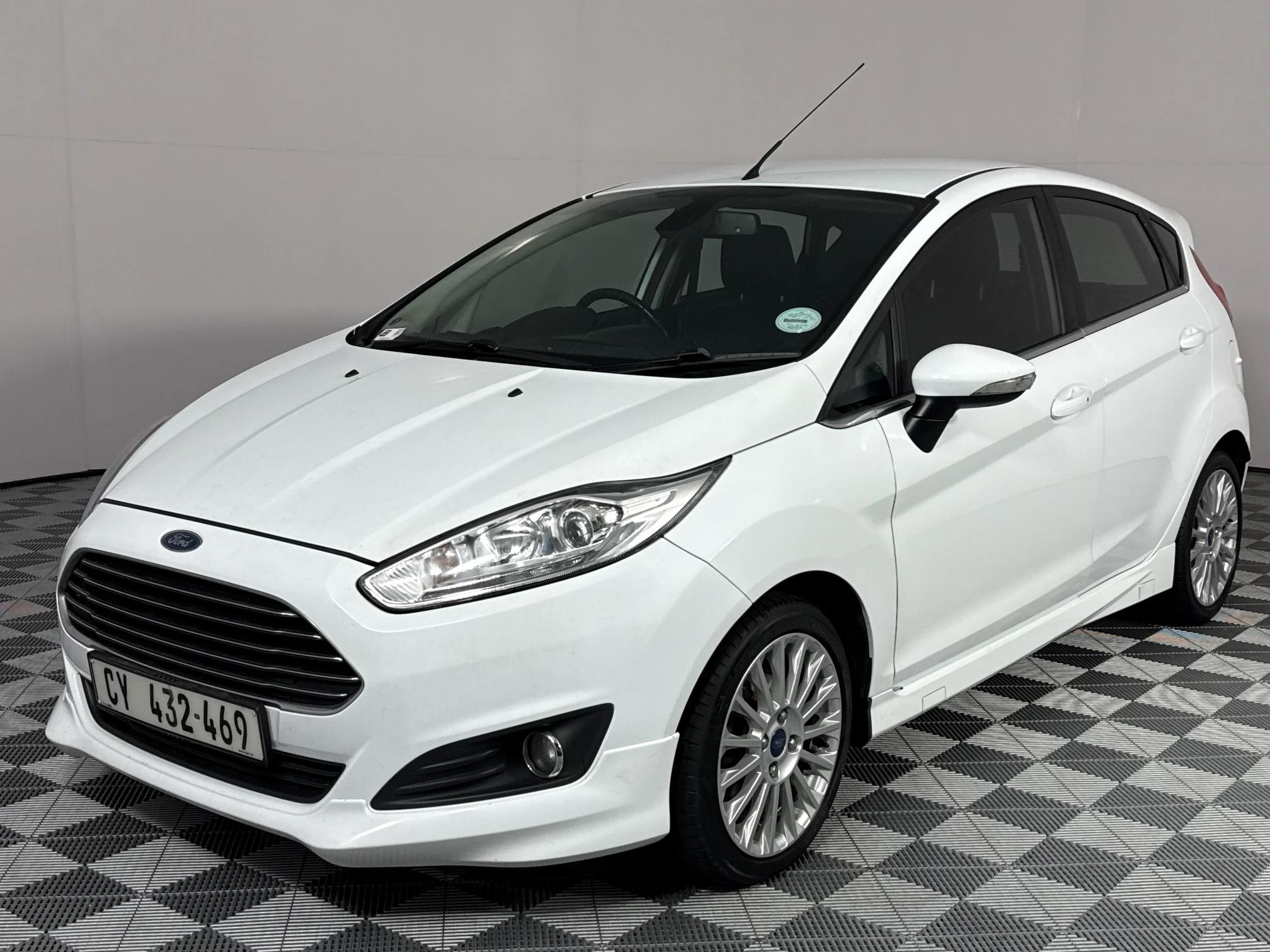 Used 2017 Ford Fiesta 5-door 1.0T Titanium auto