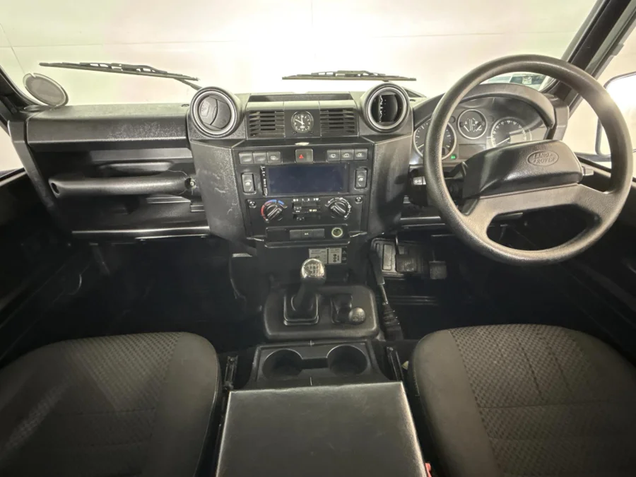 Used 2010 Land Rover Defender 110 TD multi-purpose - WeBuyCars JHB South Used 2010 Land Rover Defender 110 TD multi-purpose - WeBuyCars JHB South