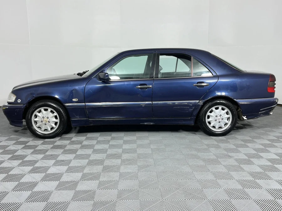 Used 2004 Mercedes-Benz C-Class C200 Kompressor Elegance Touchshift - WeBuyCars Montana Used 2004 Mercedes-Benz C-Class C200 Kompressor Elegance Touchshift - WeBuyCars Montana