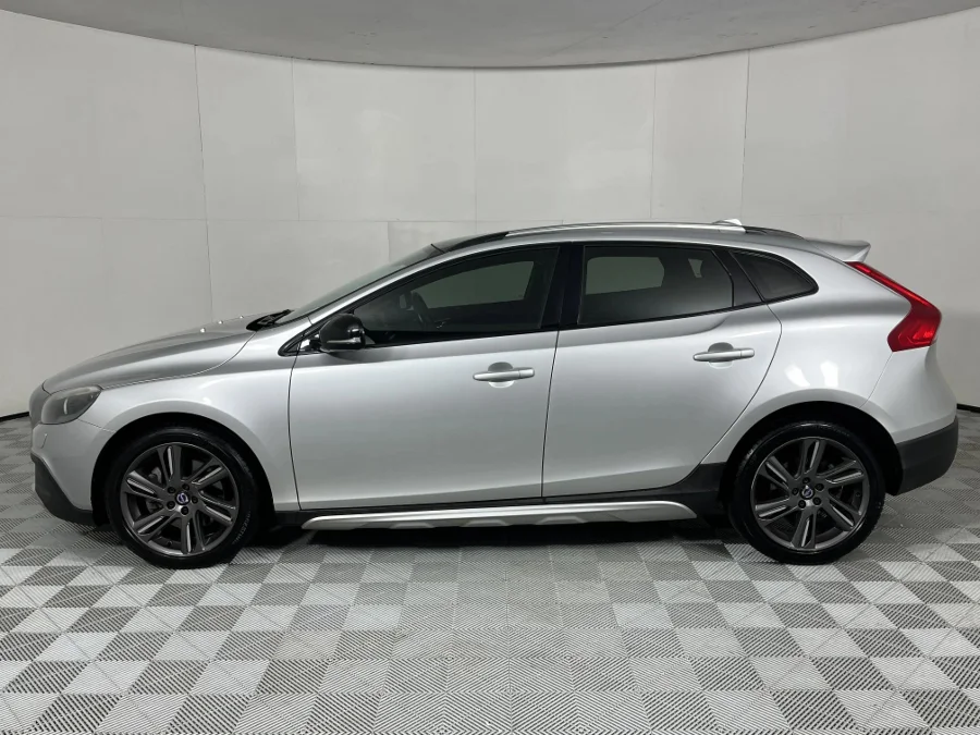 Used 2014 Volvo V40 Cross Country D3 Excel - WeBuyCars Gqeberha Used 2014 Volvo V40 Cross Country D3 Excel - WeBuyCars Gqeberha