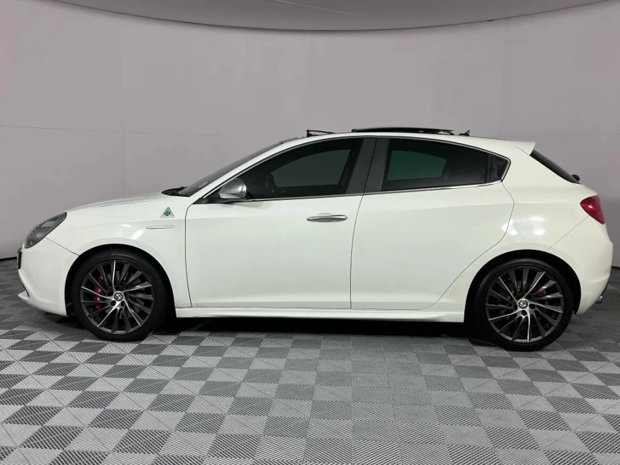 Used 2013 Alfa Romeo Giulietta 1750TBi Quadrifoglio Verde - WeBuyCars Lansdowne