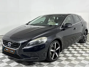 Used 2013 Volvo V40 T4 Excel auto Used 2013 Volvo V40 T4 Excel auto