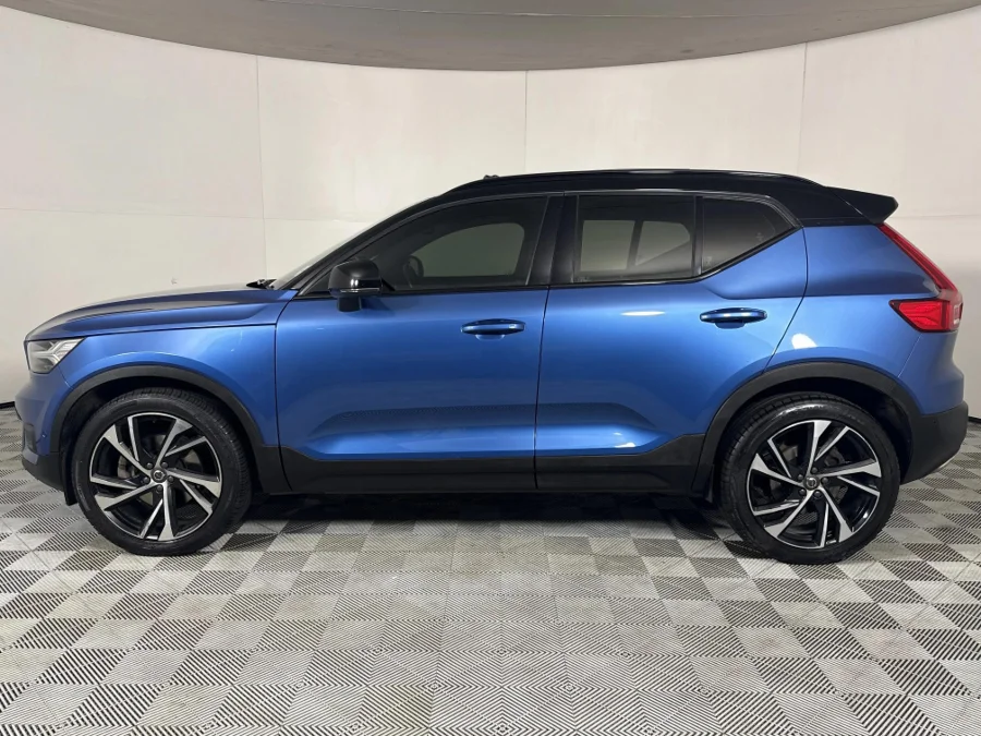 Used 2019 Volvo XC40 D4 AWD R-Design - WeBuyCars Riverhorse