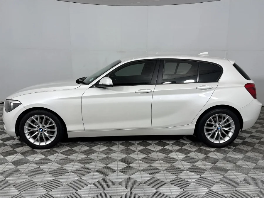 Used 2013 BMW 1 Series 118i 5-door auto - WeBuyCars Lansdowne Used 2013 BMW 1 Series 118i 5-door auto - WeBuyCars Lansdowne
